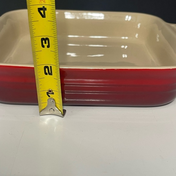 Red Le Creuset Stoneware 9”x9” Square Baking Dish - Picture 6 of 7